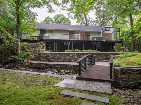 53 Lovelace Drive, West Hartford, CT 06117