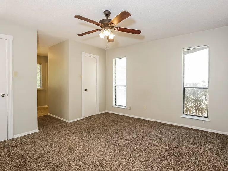 5108 Parliament Dr — Photo 9