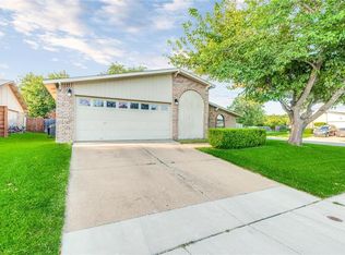 4129 Dogwood Ln, Fort Worth, TX 76137