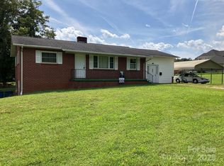2014 31st Avenue Dr NE, Hickory, NC 28601