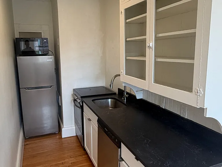 413 Euclid Ave #203 — Photo 4