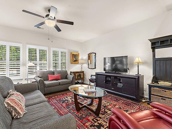 4th image of 203 Pickering Ln