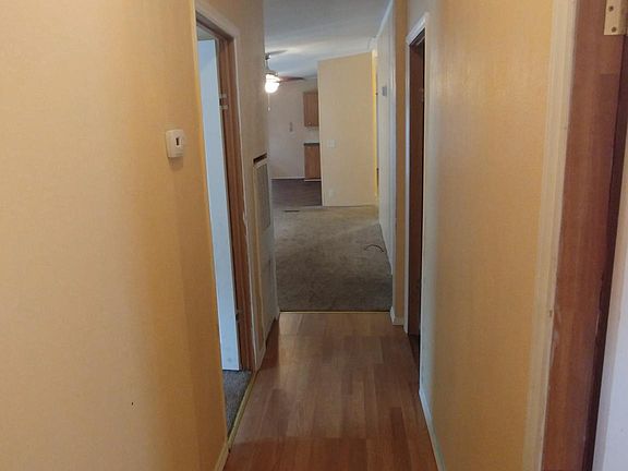 DURABLE LAMINATE IN HALL

