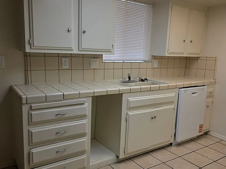 1046p -170- 4300 Isla Verde St. -RB/JP — Photo 7