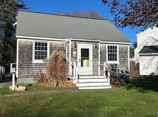 5 Longfellow Dr, Cape Elizabeth, ME 04107