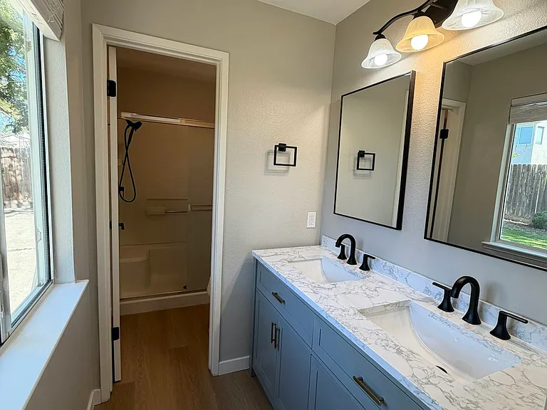 PRIMARY DUAL VANITY