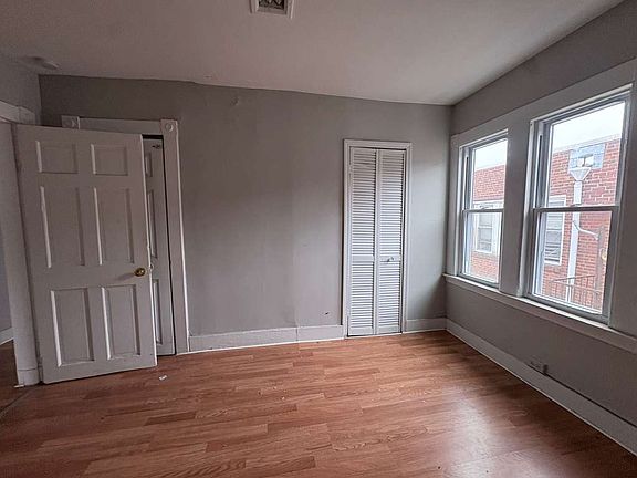 3rd image of 299 Norton St Unit 3