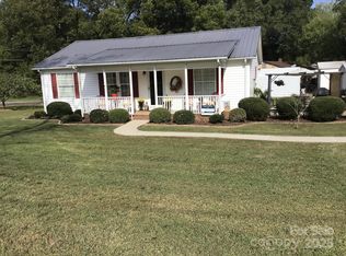 112 W 23rd St, Newton, NC 28658