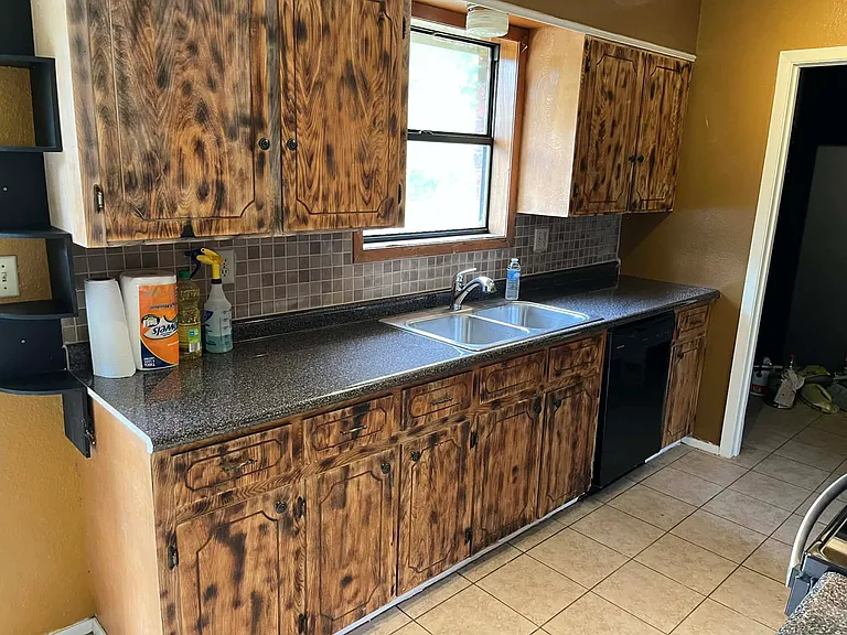 915 Hanes Blvd #1 — Photo 4