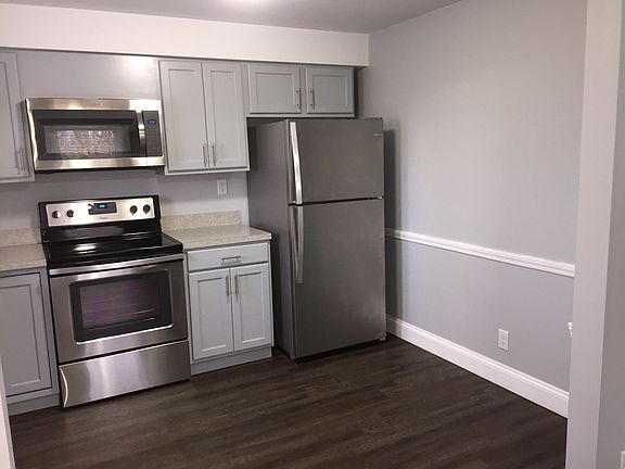 kitchen eat in area