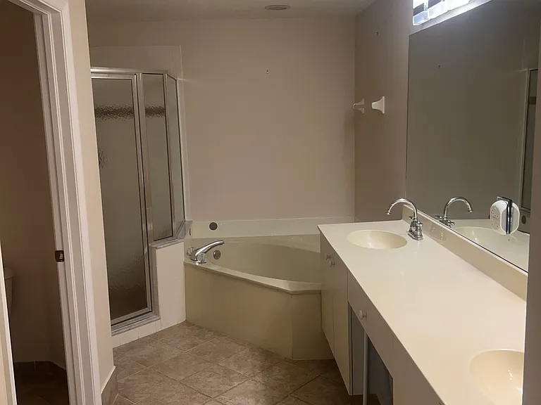 2655 Creek Ln #102 — Photo 9
