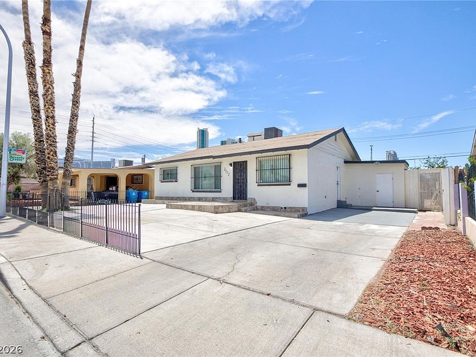 1st image of 2312 Beverly Way