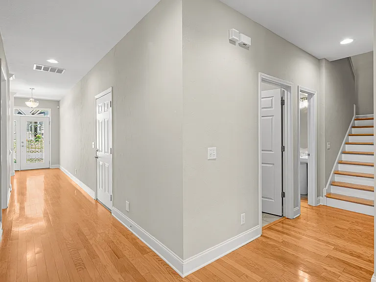 58 Burlington Ln — Photo 11