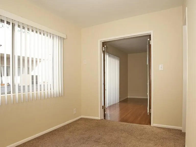 1833 Westholme Ave #207 — Photo 15