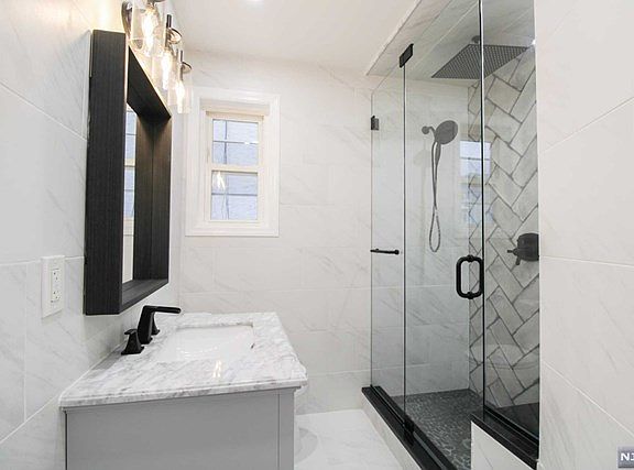 5th image of 109 Arlington Blvd Floor 1