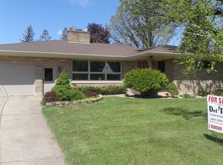 2025 Nebraska St, Oshkosh, WI 54902