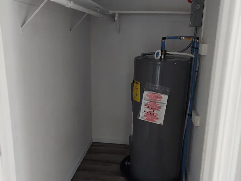 236 Cypress St S #3 — Photo 7