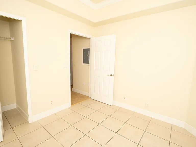 325 NE 23rd Ave #21 — Photo 15