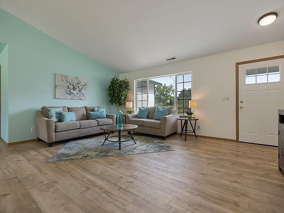 4th image of 5502 Desert Dove Dr