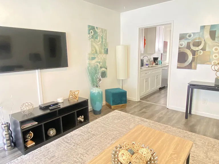 5547 Hazeltine Ave #0 — Photo 5