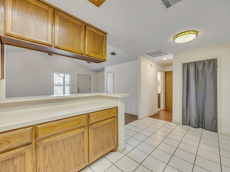 3003 W Slaughter Ln #B — Photo 15