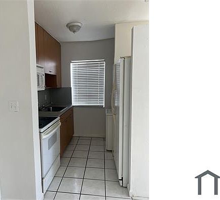 3rd image of 2414 SW 11th St #2414