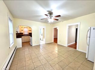 36 Ferncliff Ave #1R, North Providence, RI 02911