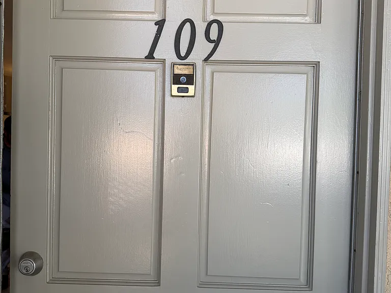 1801 W Victory Blvd #109 — Photo 9