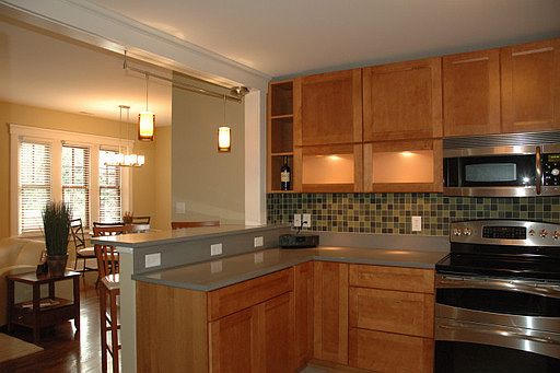 5th image of 105 E Oak St APT 201