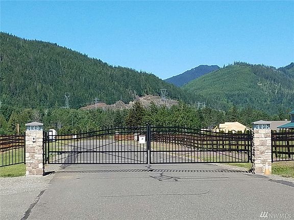 3rd image of 971 Old Cedars Rd