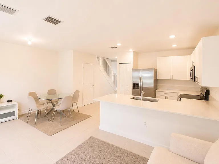 5085 SW 37th St — Photo 14