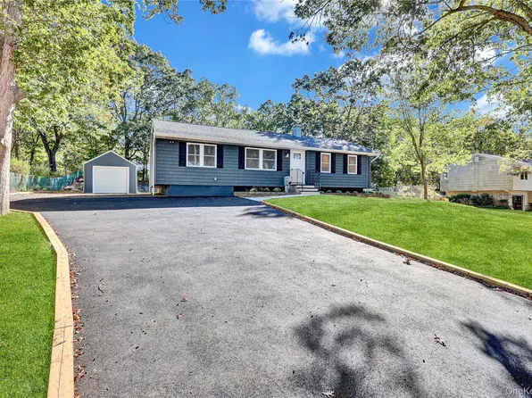 31 Fawn Lane W, South Setauket, NY 11720