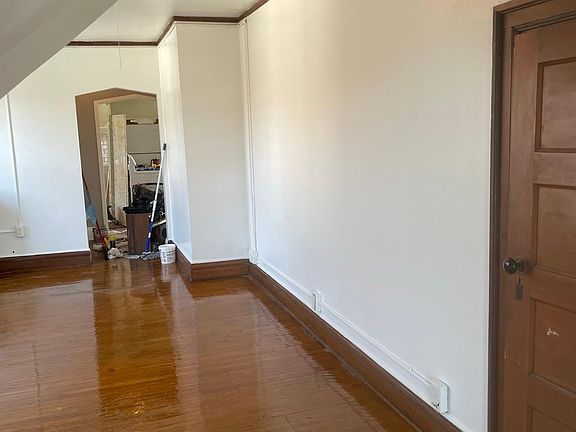 3rd image of 201 Linwood Ave #7