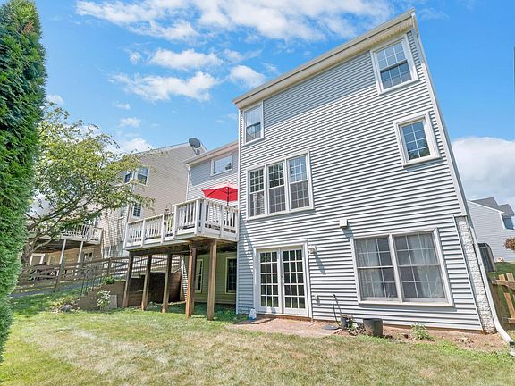 5th image of 46591 Hollymead Pl