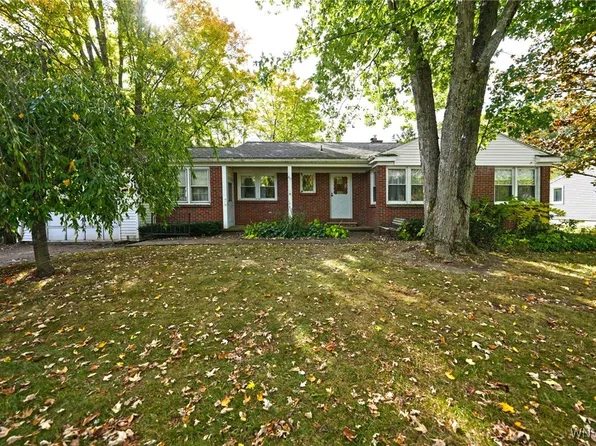 4113 Beaubein Dr, Hamburg, NY 14075