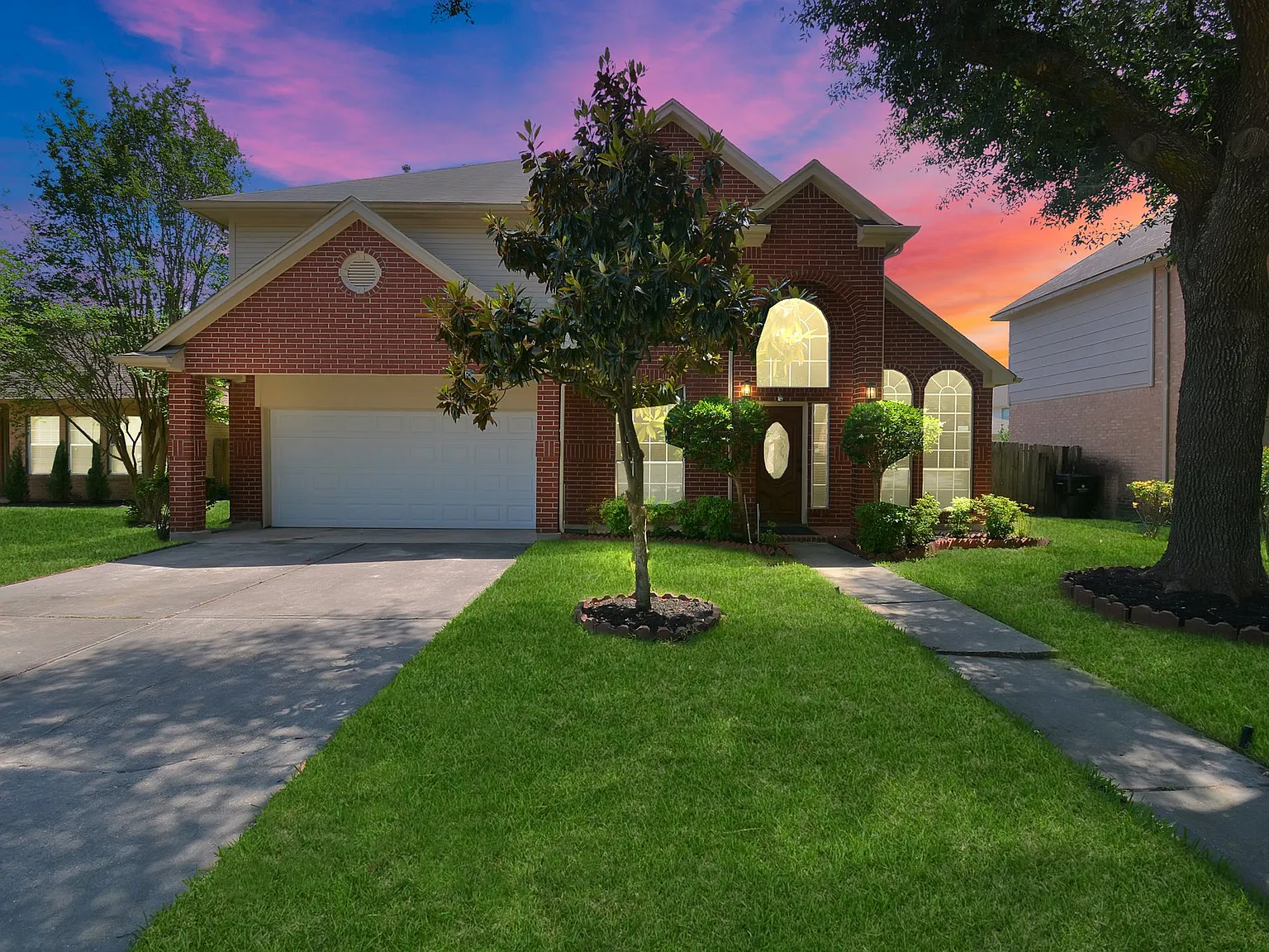 Beautiful 4 Bed, 2.5 Bath Single Family Home in Houston, TX - Available 08/10/2026 - $2350. — Photo 1