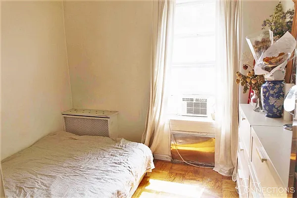 Rented by City Connections Realty | media 9