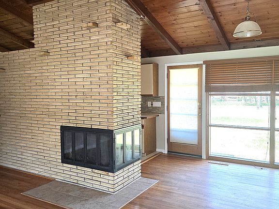 4th image of 18881 Merriman Rd