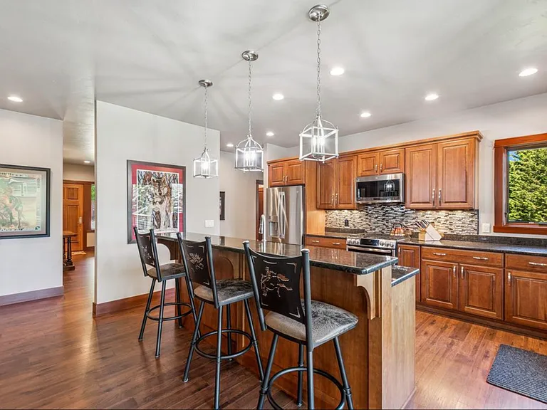 310 & 312 Fairway Dr — Photo 8