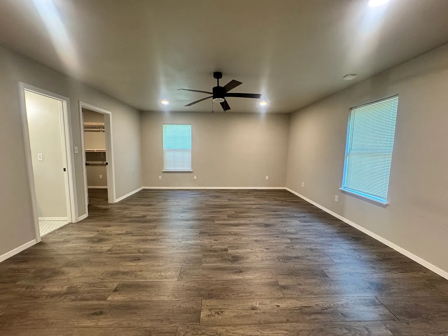 3 bed, 1290 sqft, $2,100 — Photo 3