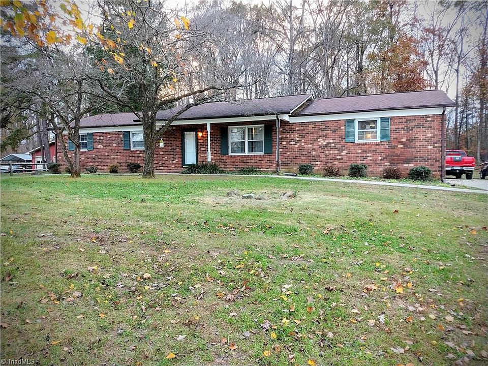 1st image of 295 Cedar Cir