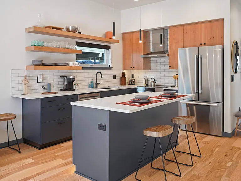 36 SW Roosevelt Ave — Photo 7