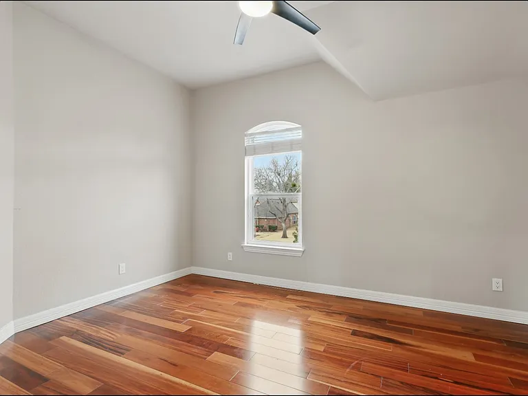 727 Ashleigh Ln — Photo 33