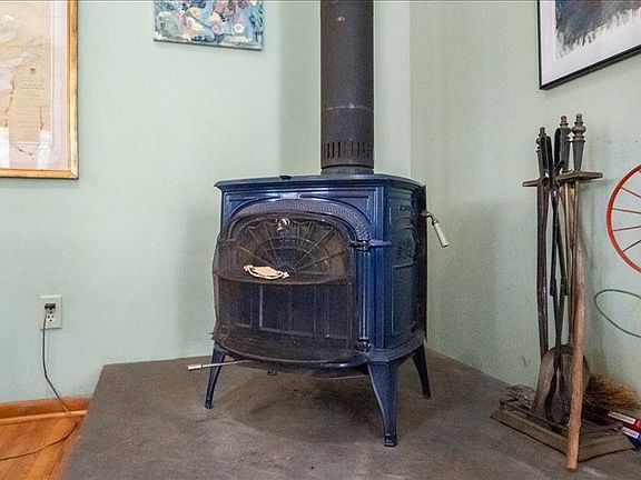 5th image of 4 Orchard Ave