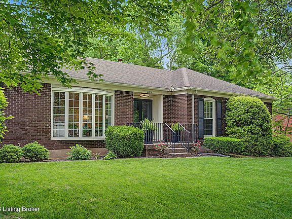4th image of 2219 Stonehurst Dr