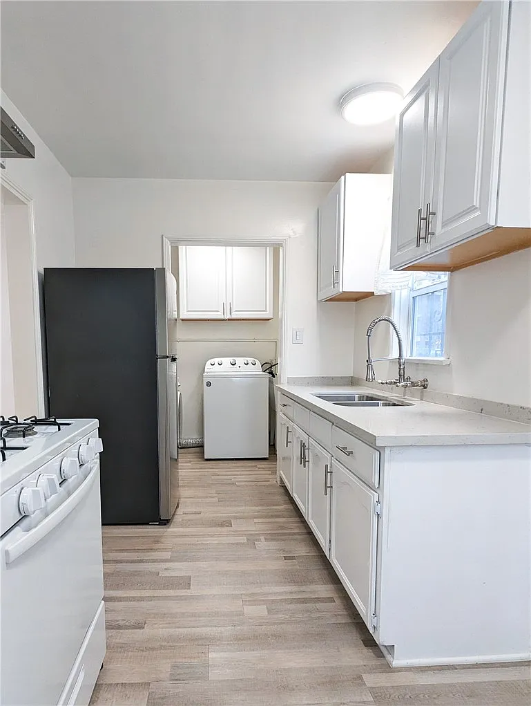 1 bed, 900 sqft, $1,545 — Photo 2