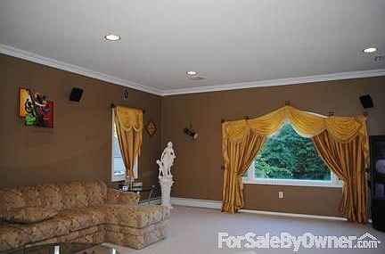 Great Room
						:
						Large 400 SQ FT Great Room