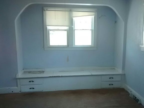 3rd image of 68 Kreig St