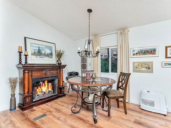 4th image of 2311 E Canyon Ct