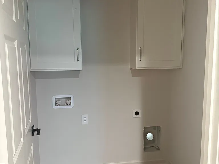 6735 Hill St — Photo 4